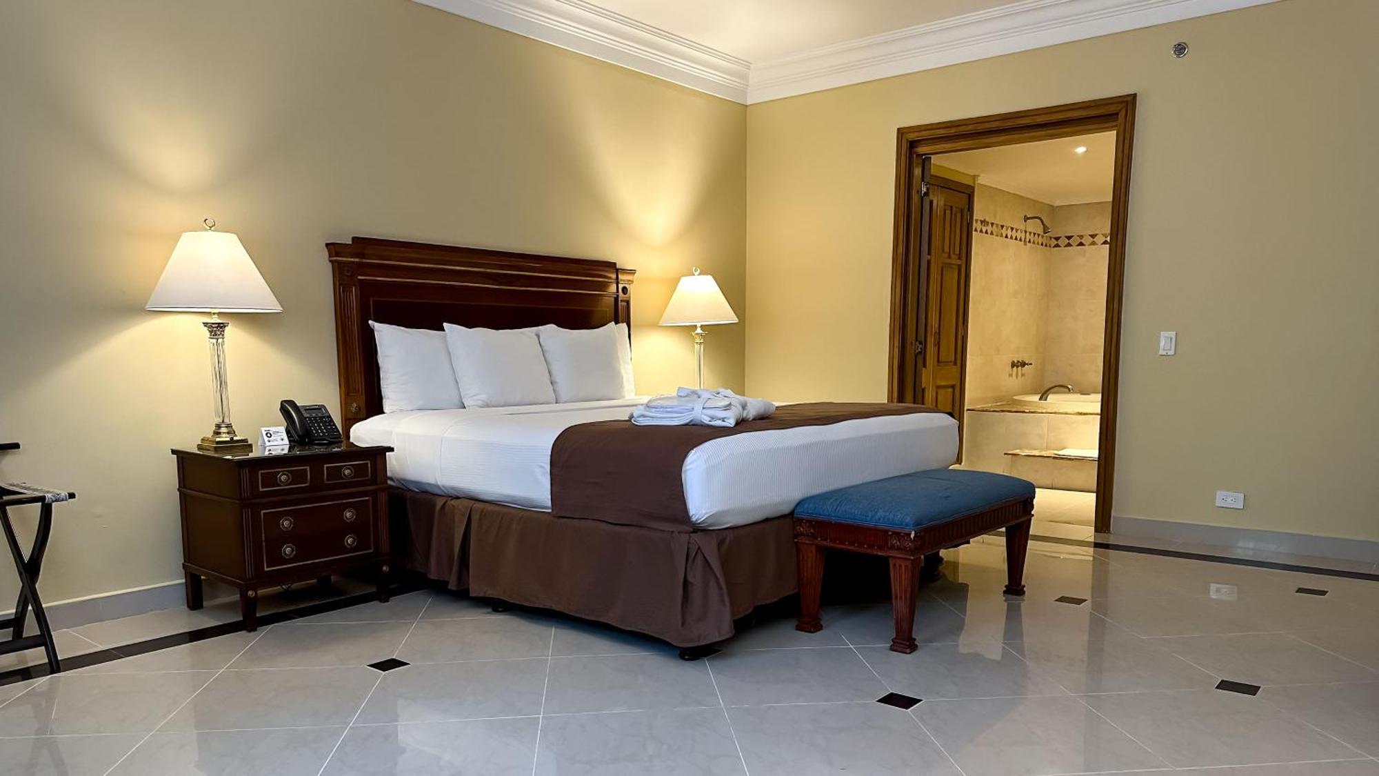 Executive Suite,1607664654:JPEG