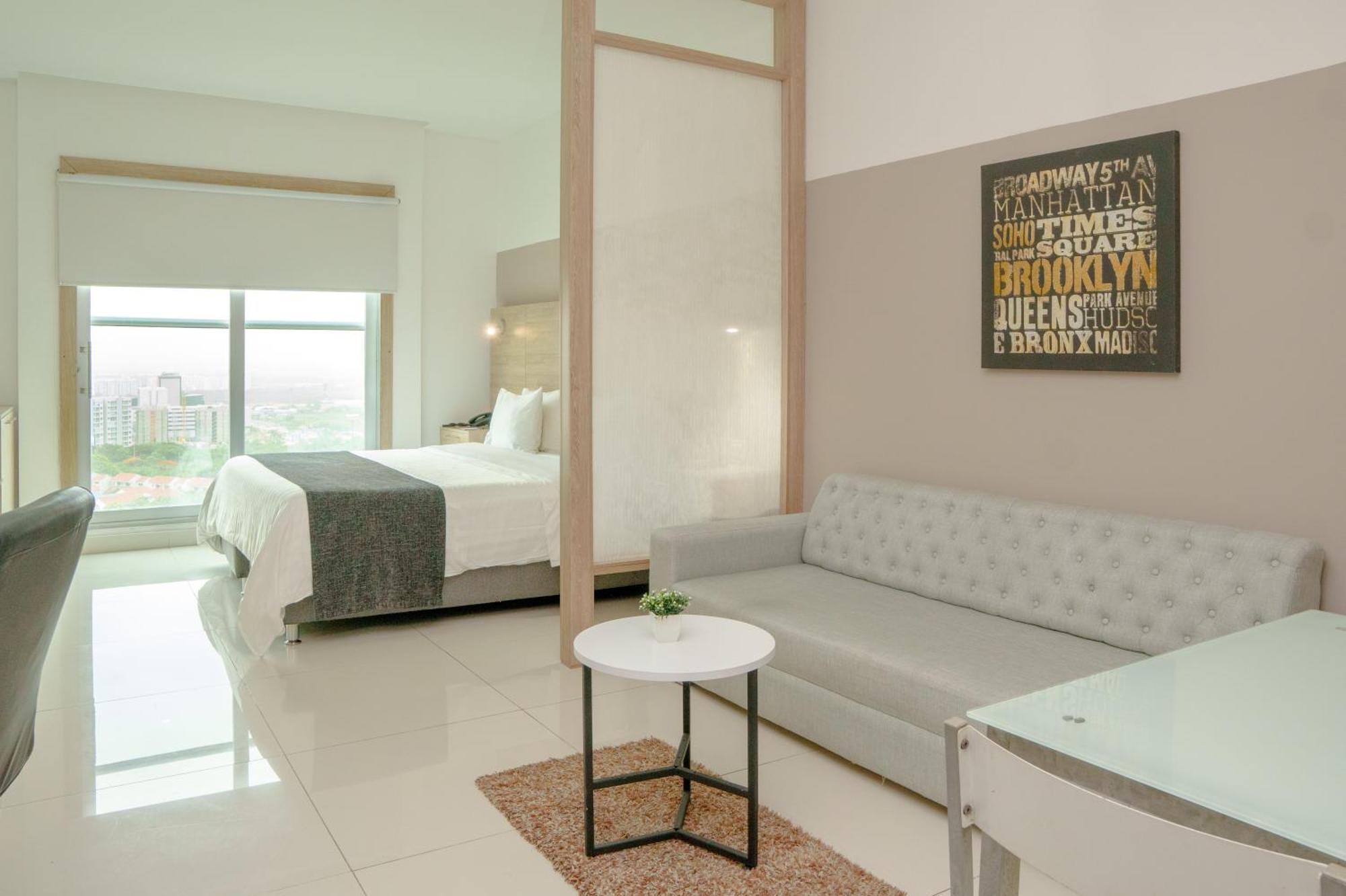 Deluxe King Room