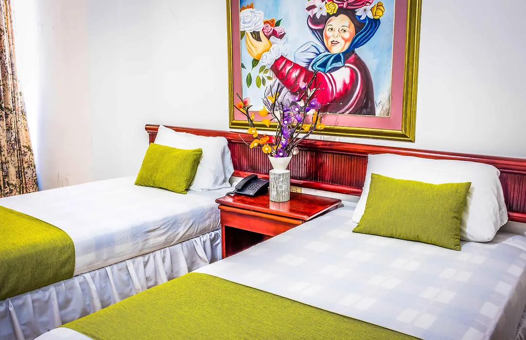 Hotel Puerta de Oro-1